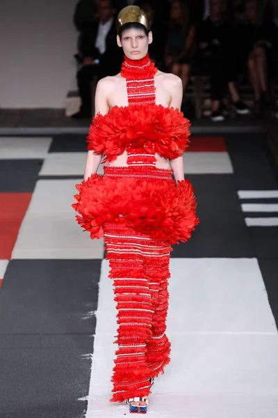 Look 32